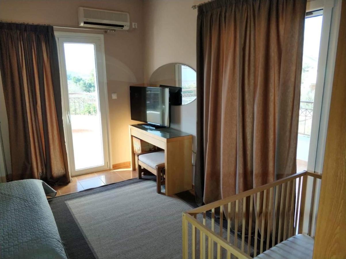 Agios Georgios  Relaxing Villa With Swimming Pool And Garden מראה חיצוני תמונה