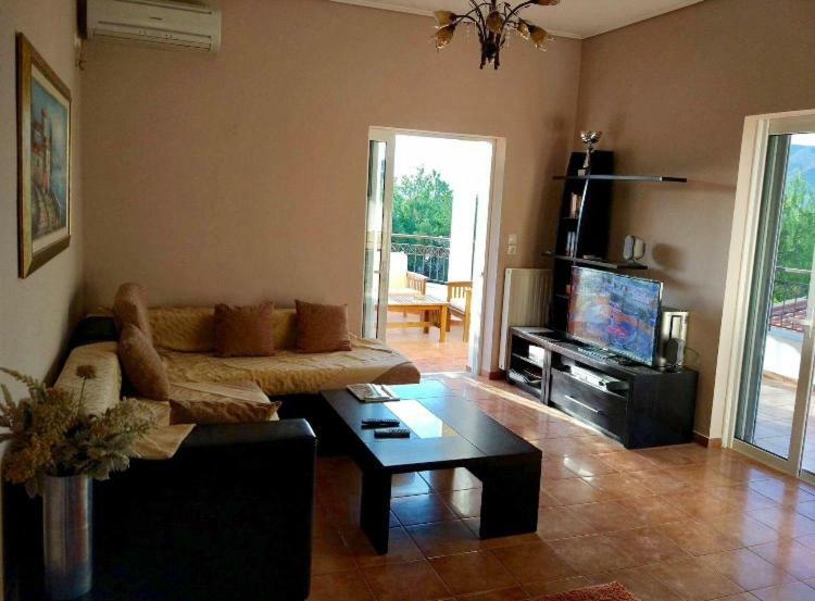 Agios Georgios  Relaxing Villa With Swimming Pool And Garden מראה חיצוני תמונה