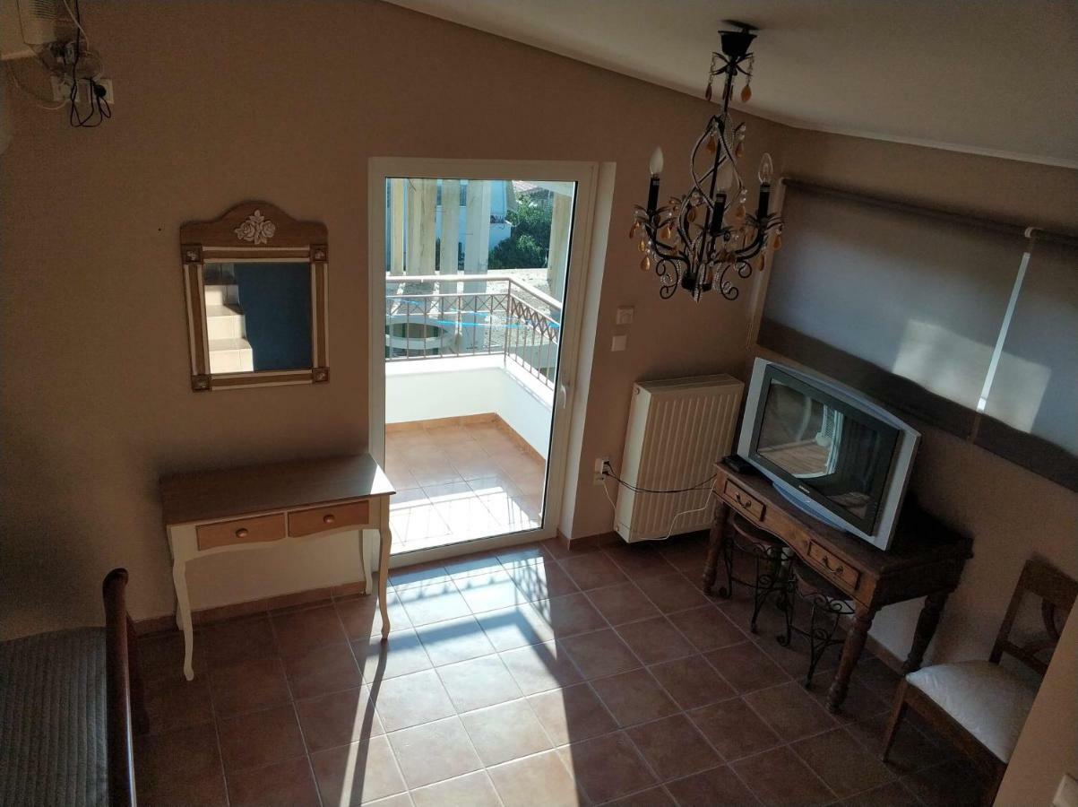 Agios Georgios  Relaxing Villa With Swimming Pool And Garden מראה חיצוני תמונה