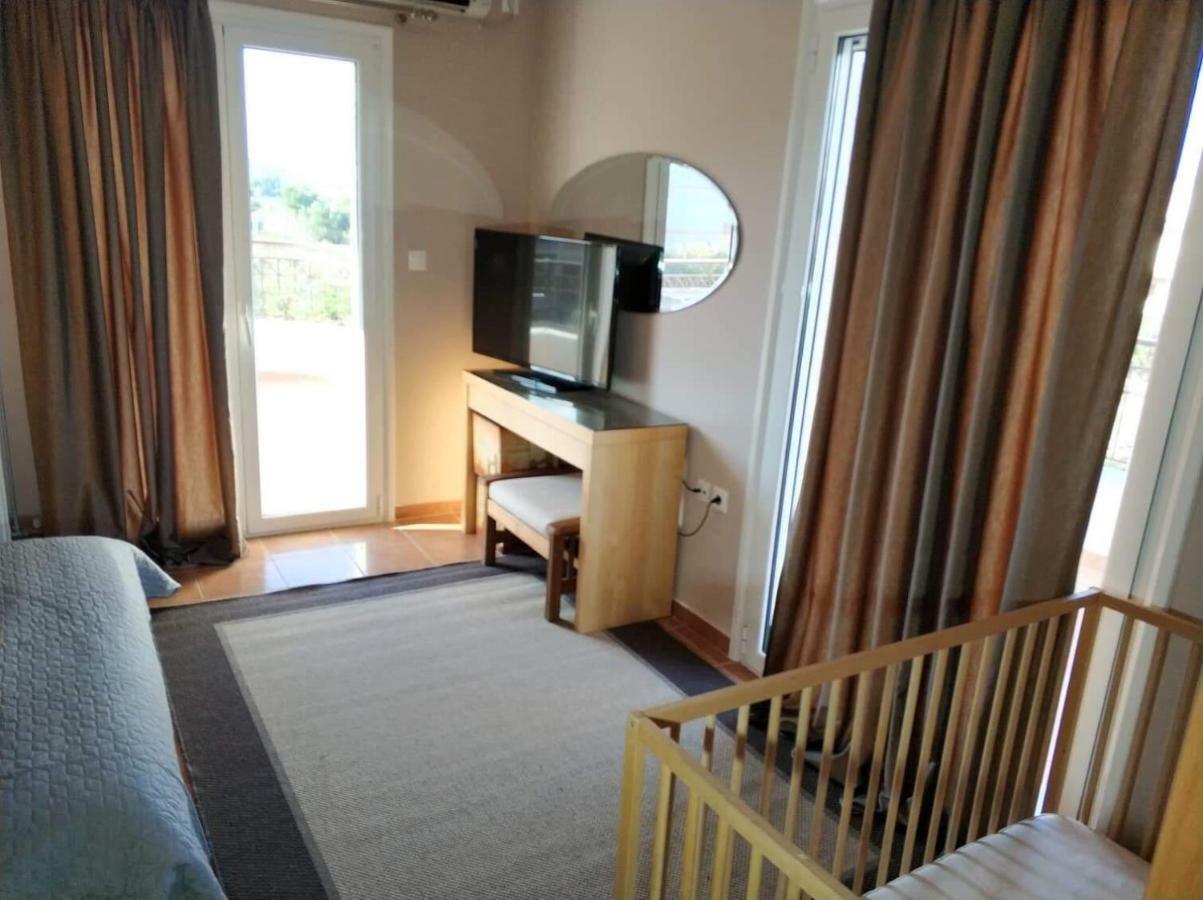 Agios Georgios  Relaxing Villa With Swimming Pool And Garden מראה חיצוני תמונה
