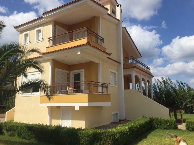 Agios Georgios  Relaxing Villa With Swimming Pool And Garden מראה חיצוני תמונה